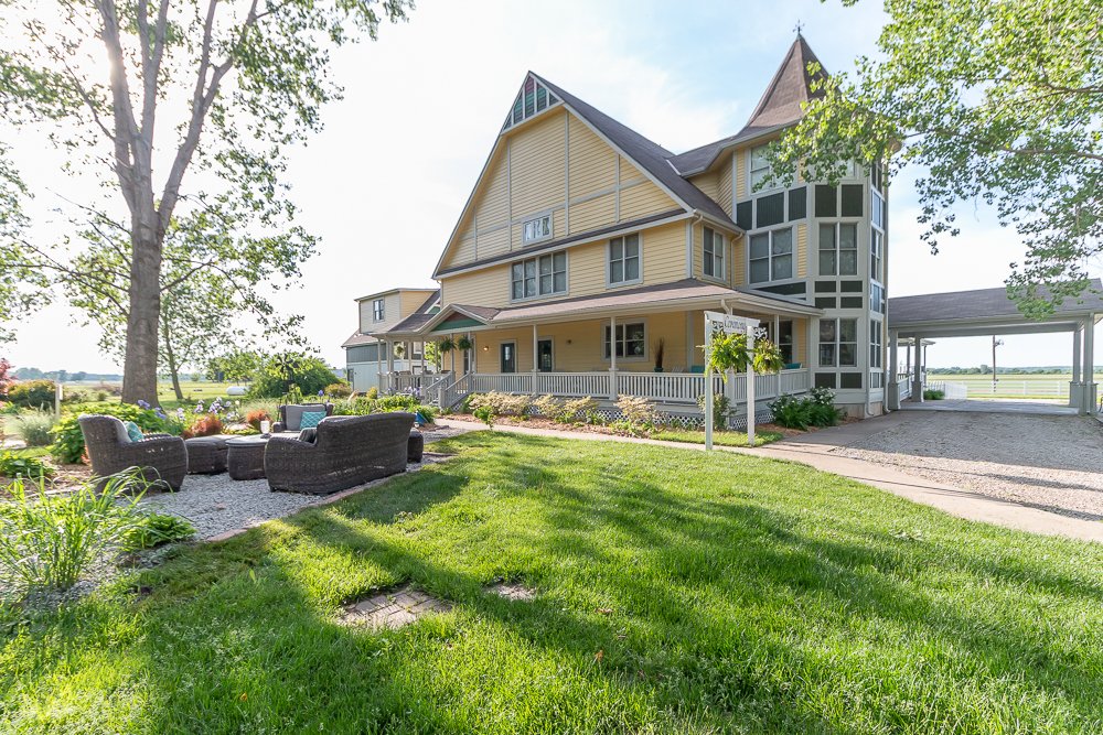 veranda venue lawrence