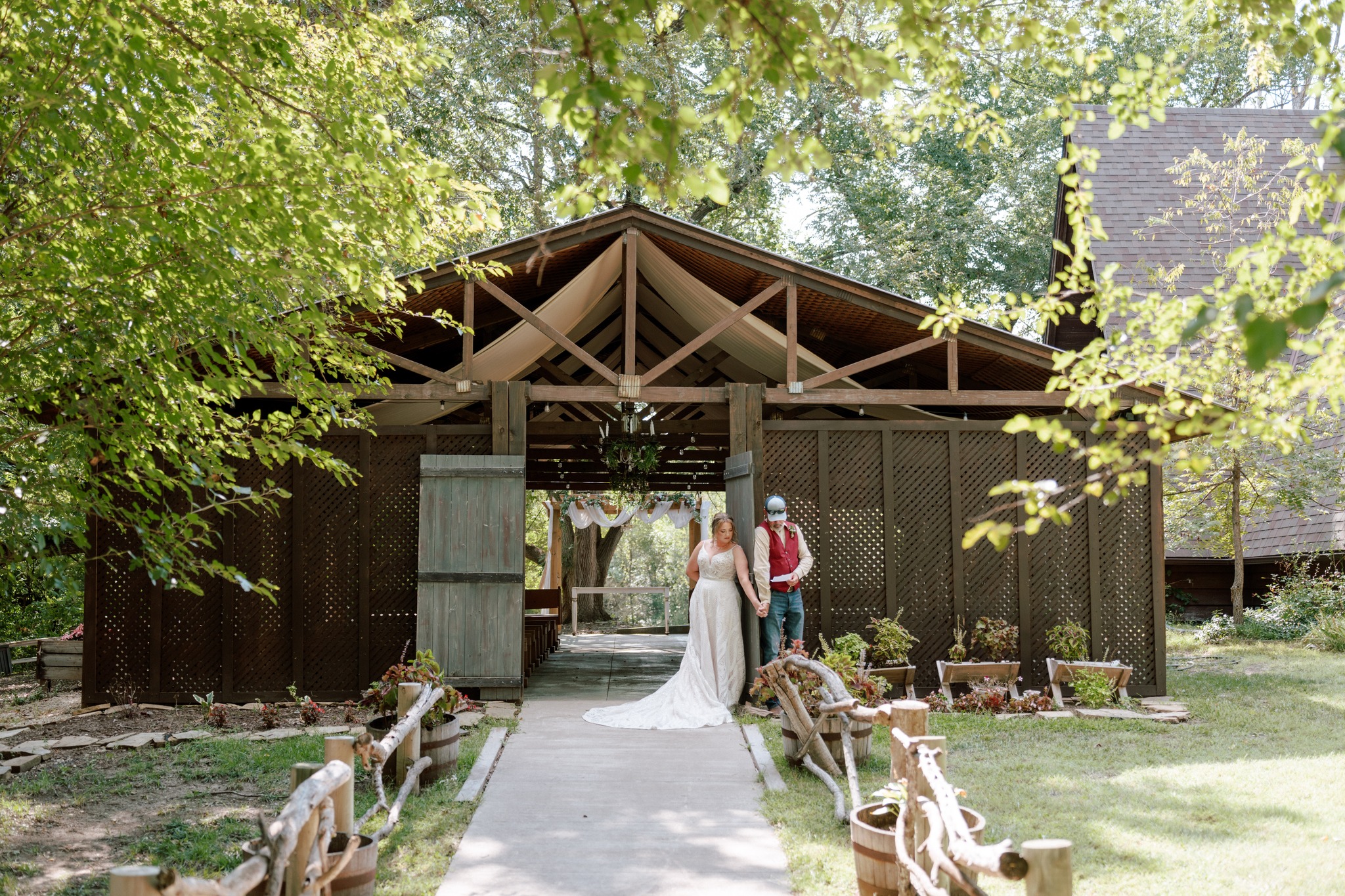 Rustic Timbers Kansas Wedding Venues